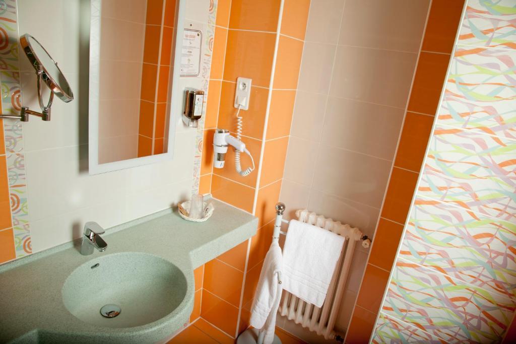 Hotel Bristol Châlons-en-Champagne Δωμάτιο φωτογραφία